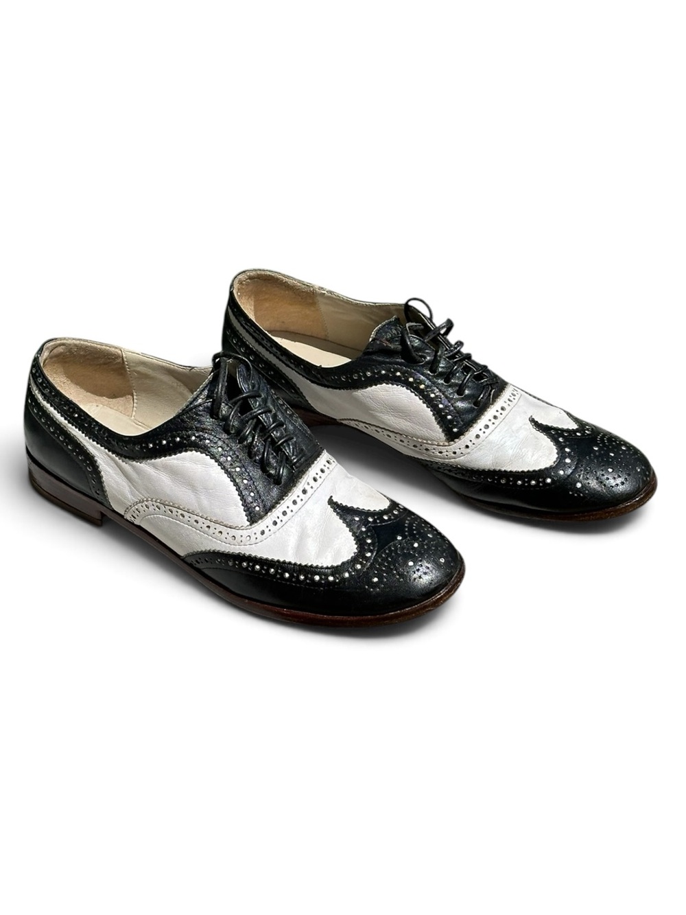 Vintage Women’s Jazz Wingtips Lace Up Black And White Size 7.5 Leather Bottom